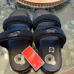 NWT Nike Womens Black Fuzzy Slide Sandals size 9